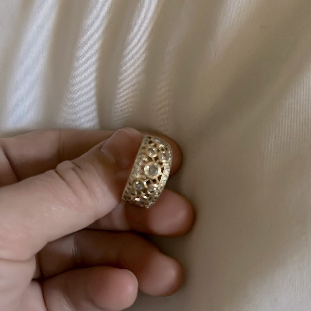 14kt solid yellow gold ring size 6.50